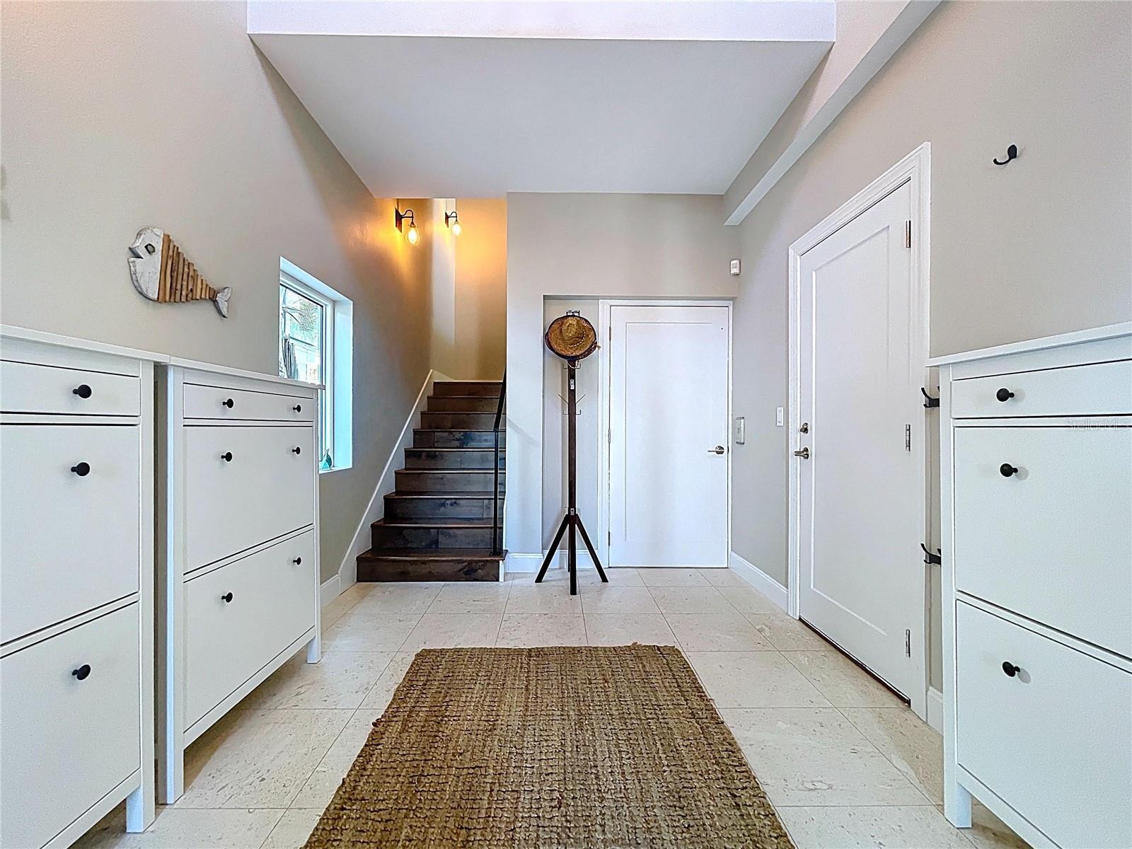 306 Bay Plz Property Photo 5