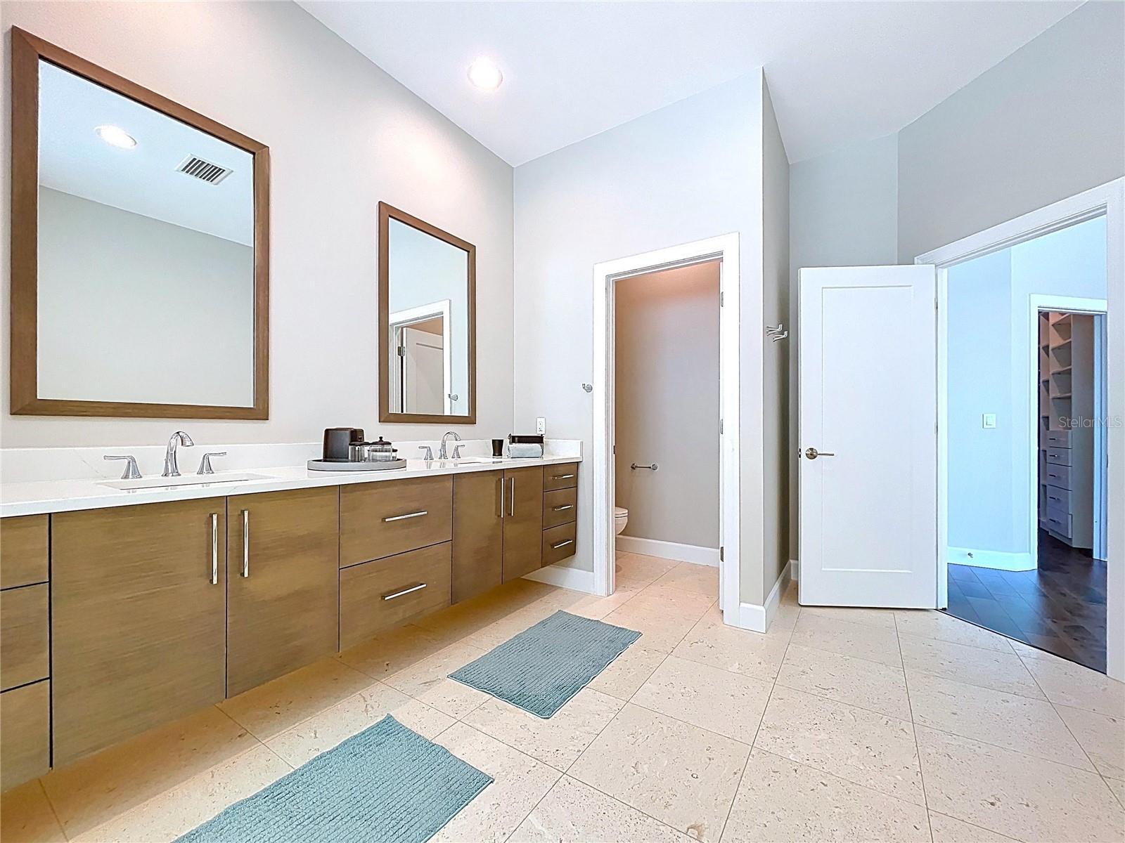306 Bay Plz Property Photo 27