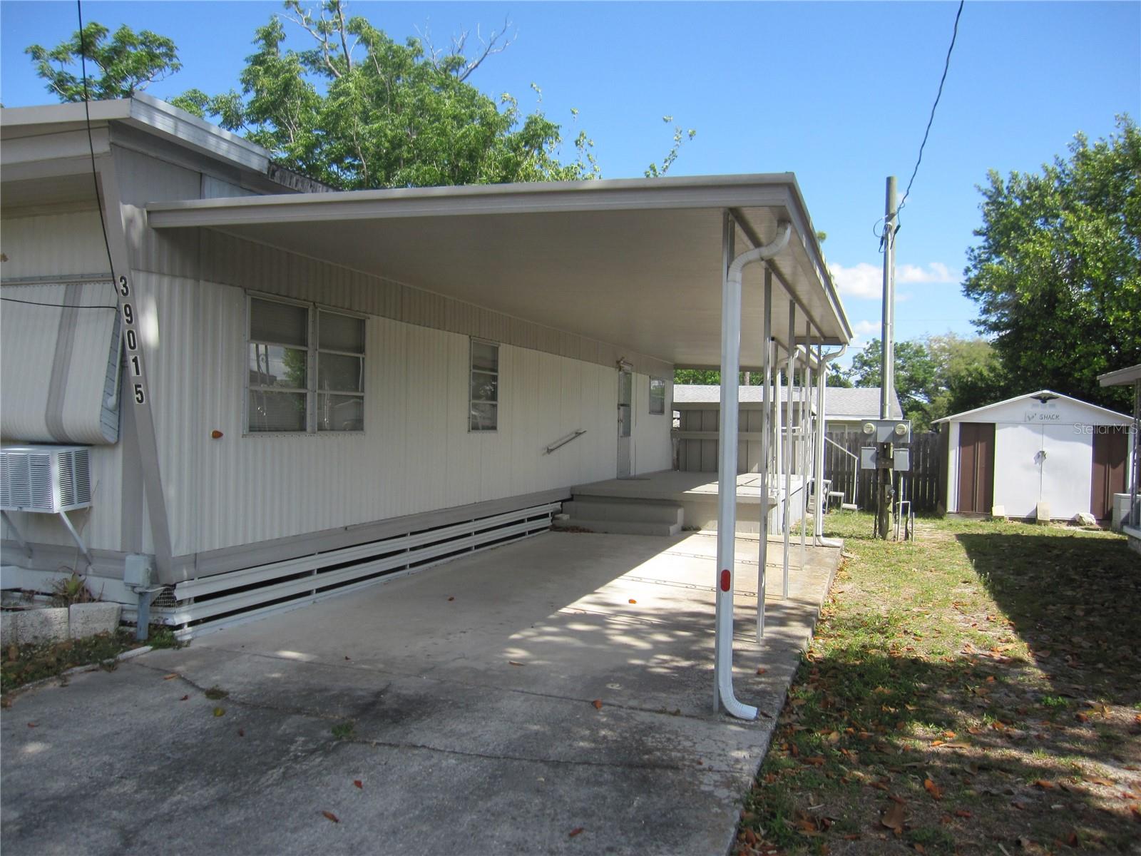 39015 Hillcrest Dr Property Photo 2