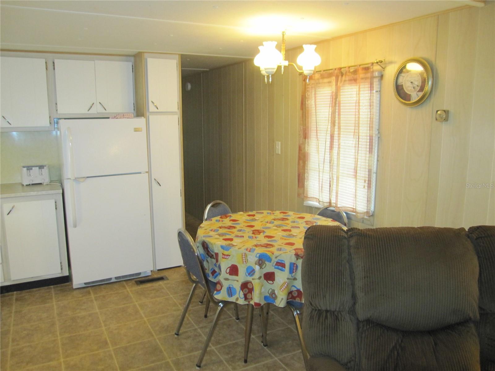 39015 Hillcrest Dr Property Photo 3
