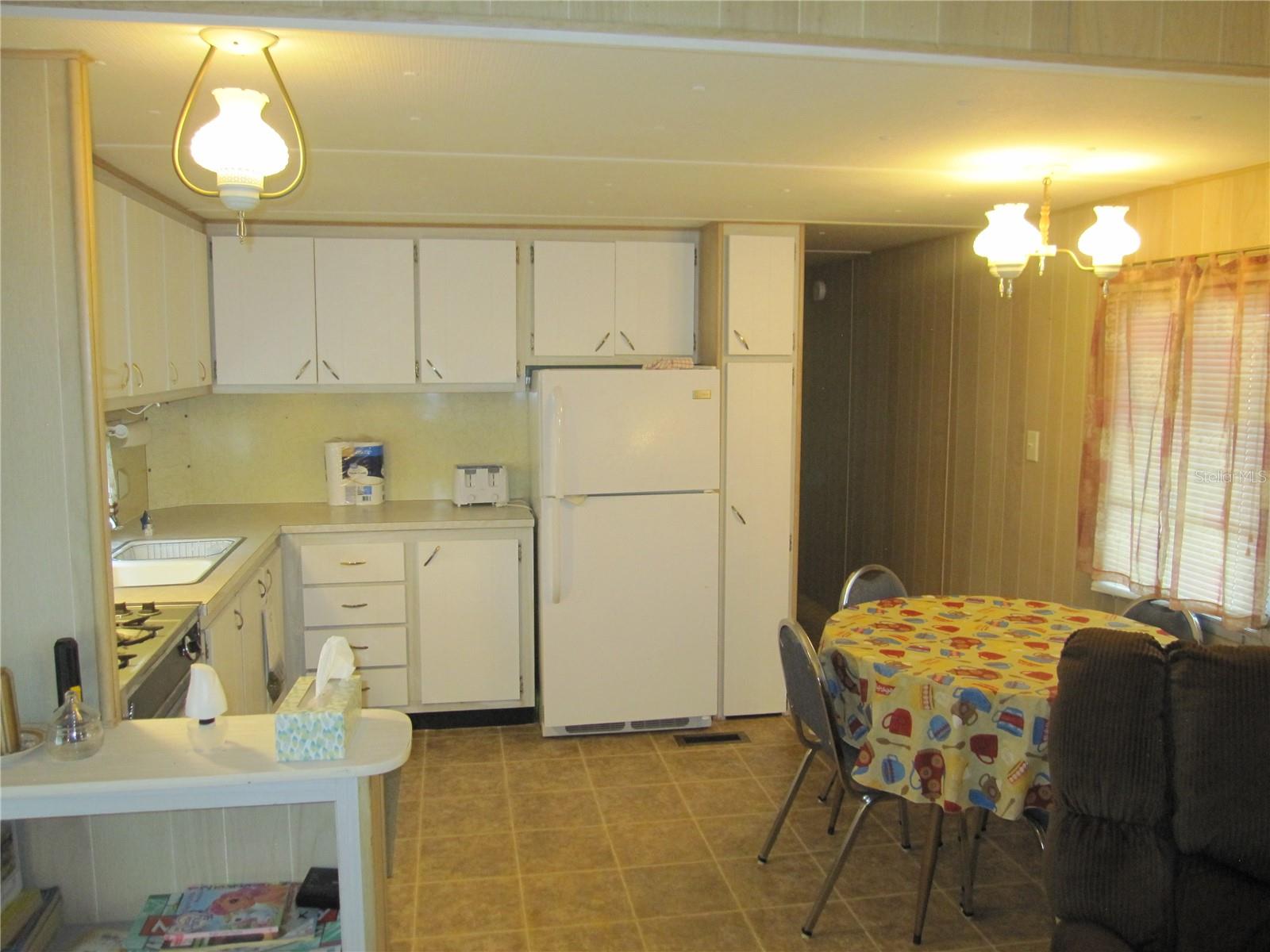 39015 Hillcrest Dr Property Photo 5