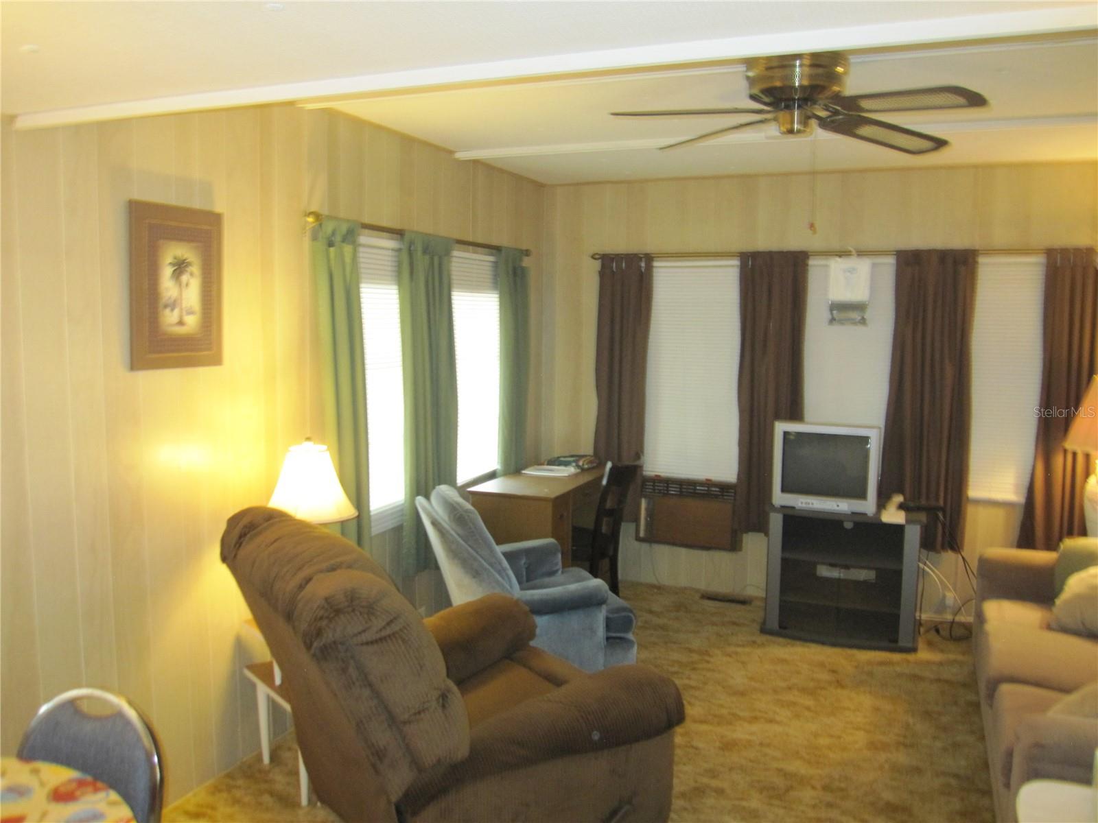 39015 Hillcrest Dr Property Photo 15