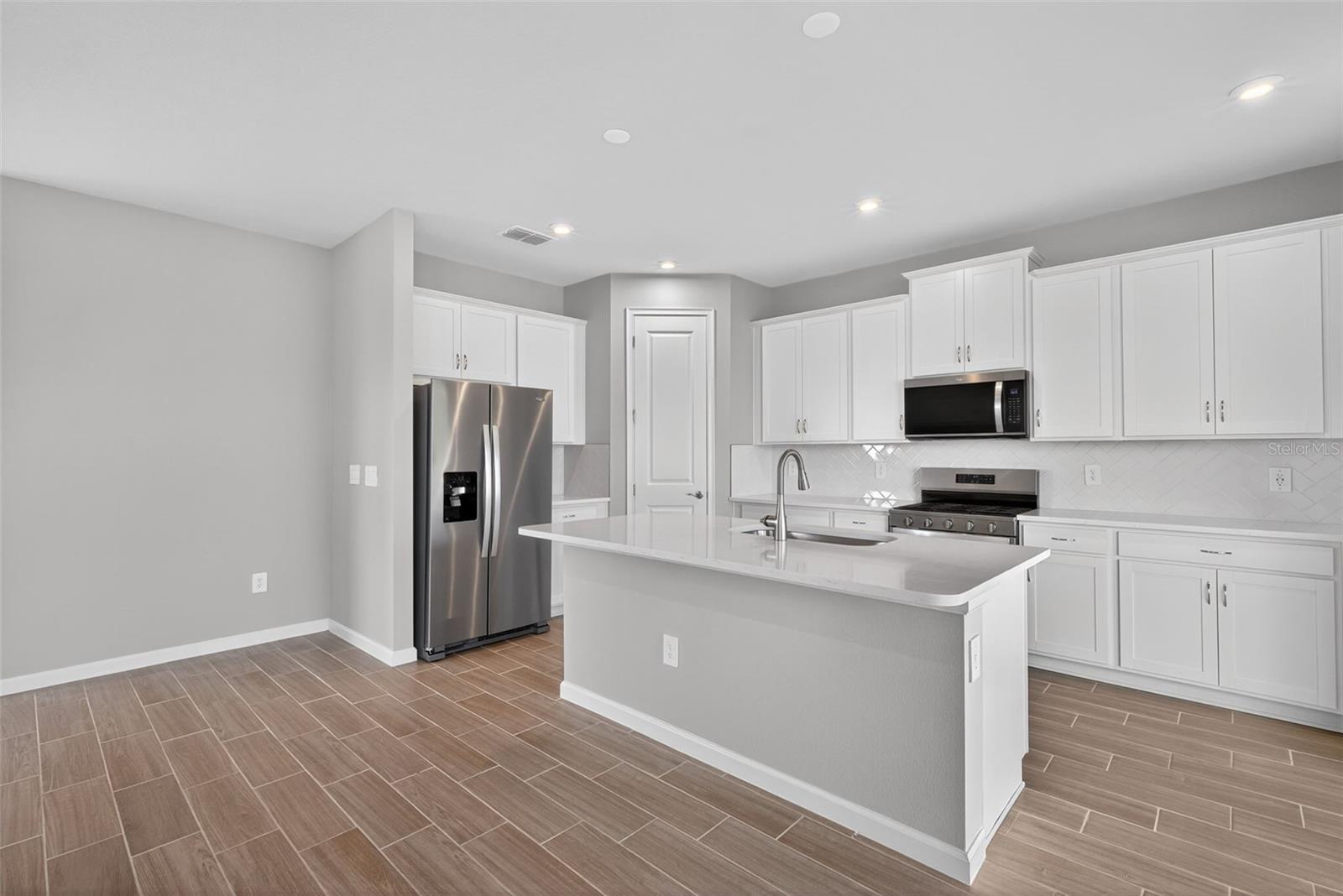 13018 Sunseed St Property Photo 5