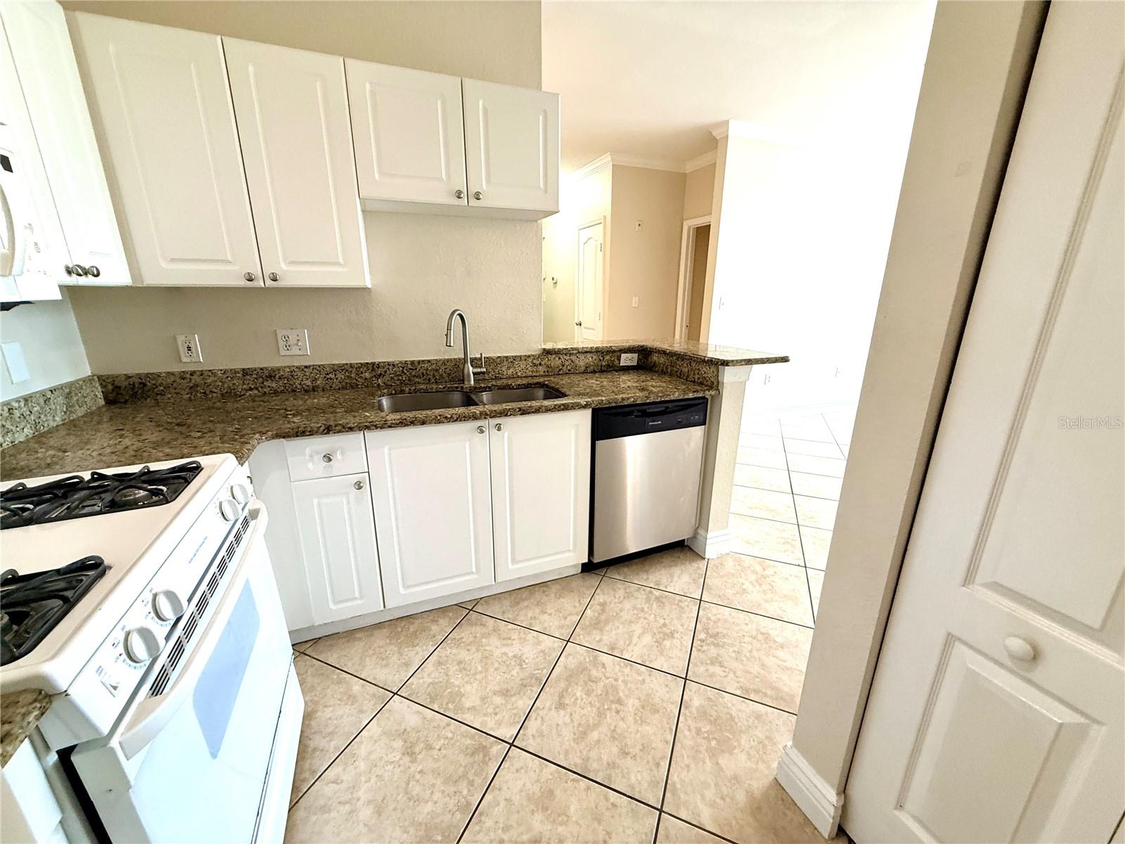 2705 Via Murano #123 Property Photo 13