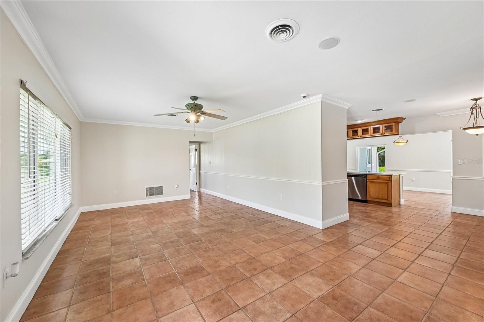209 Palm Ave Property Photo 3