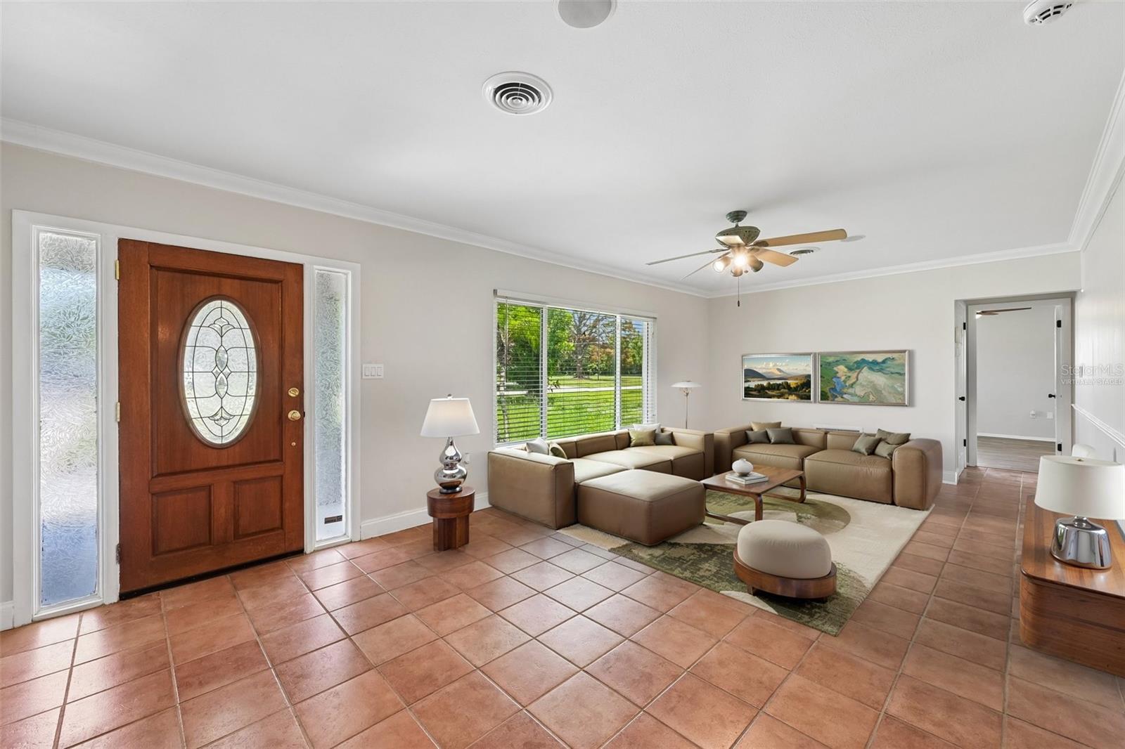 209 Palm Ave Property Photo 4