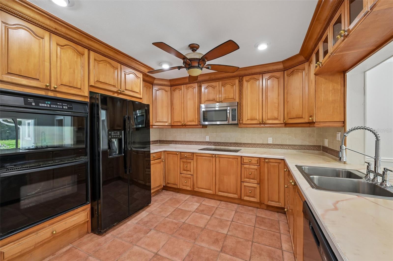 209 Palm Ave Property Photo 12