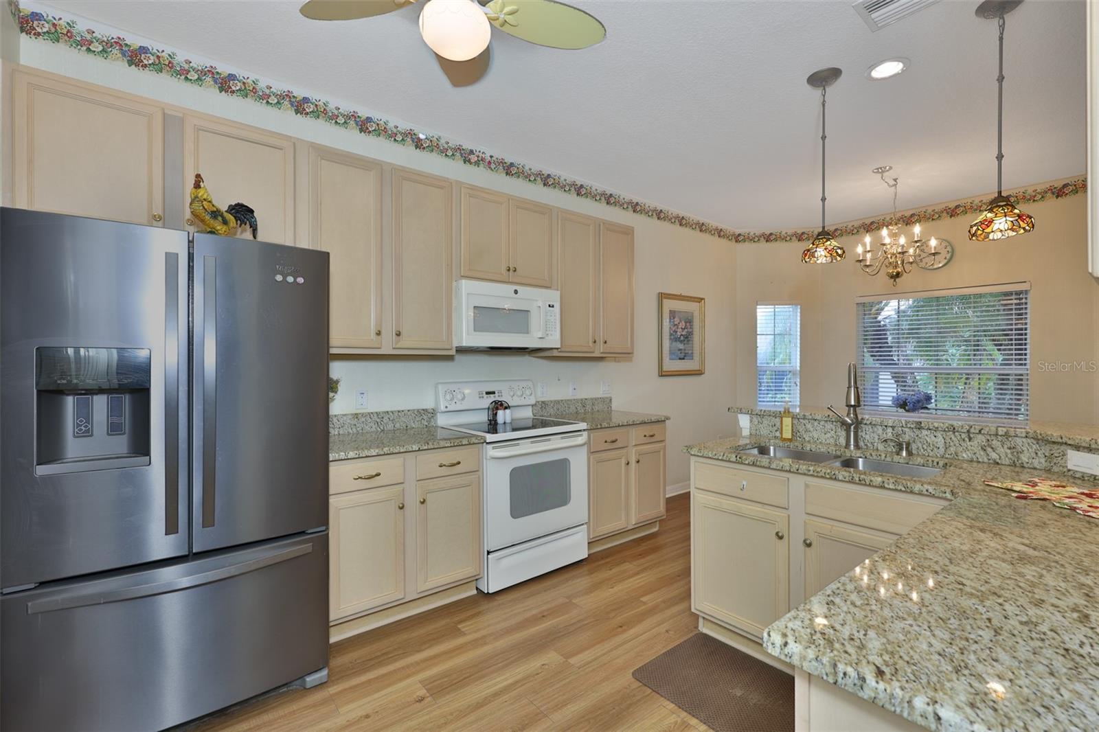 4465 Strathmore Dr Property Photo 2