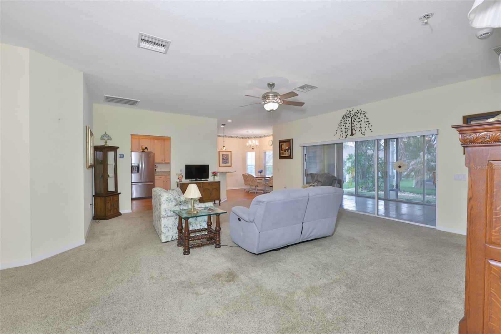 4465 Strathmore Dr Property Photo 3