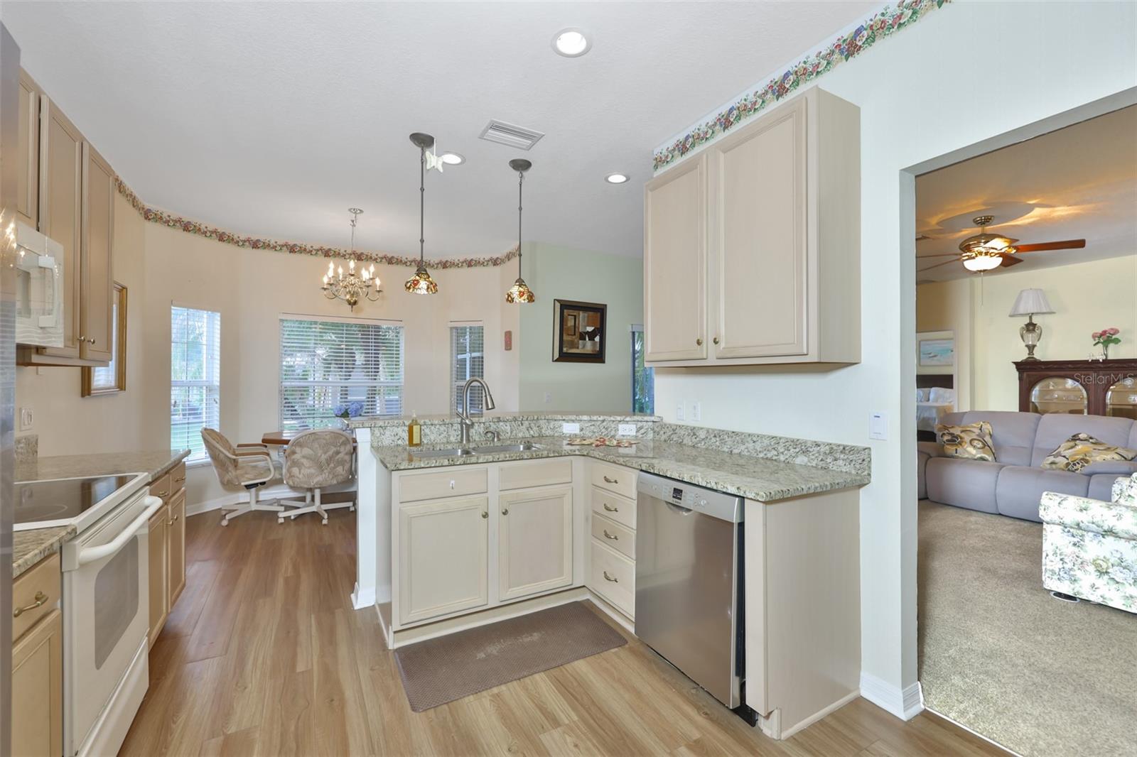 4465 Strathmore Dr Property Photo 10