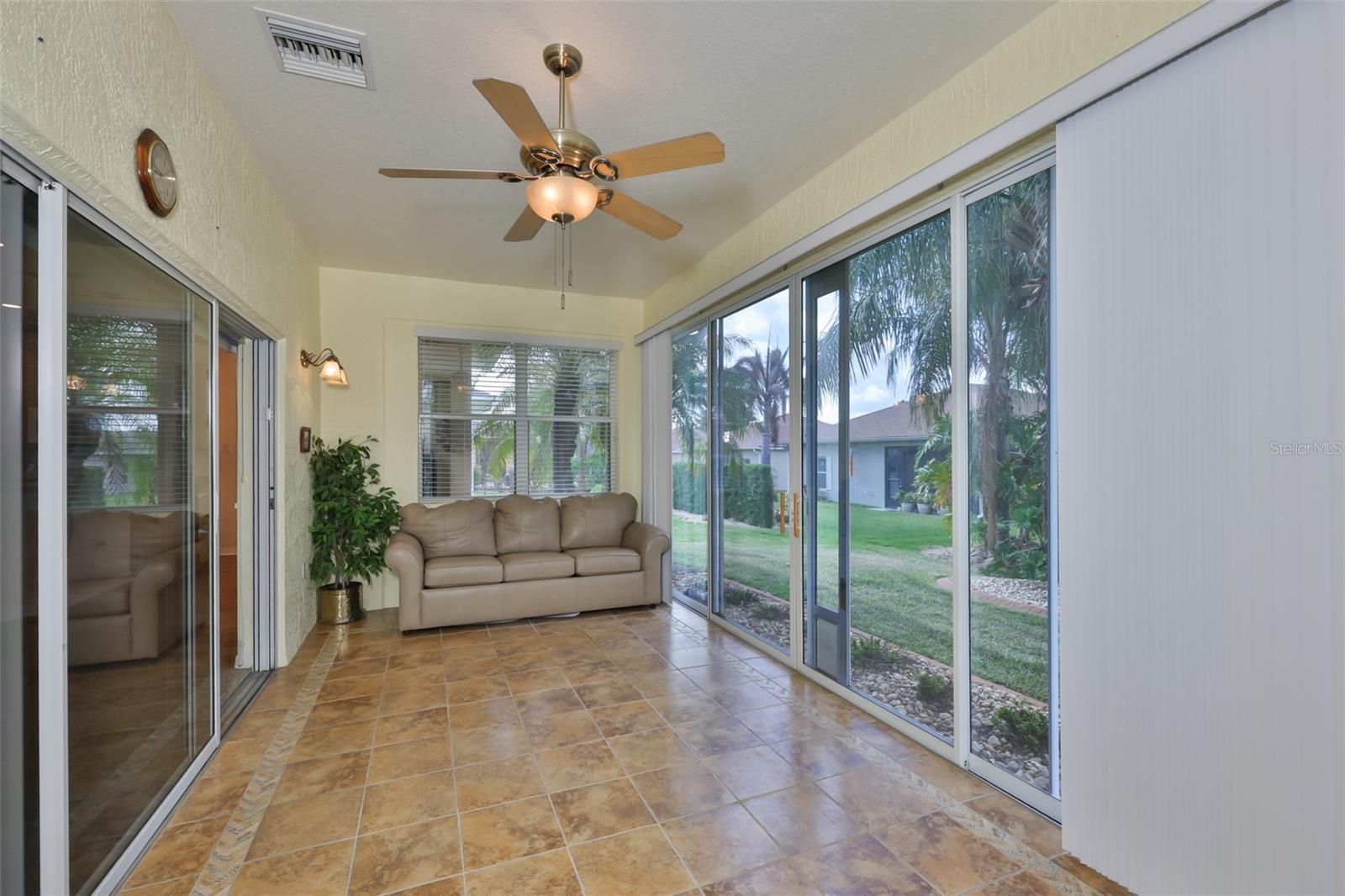 4465 Strathmore Dr Property Photo 28