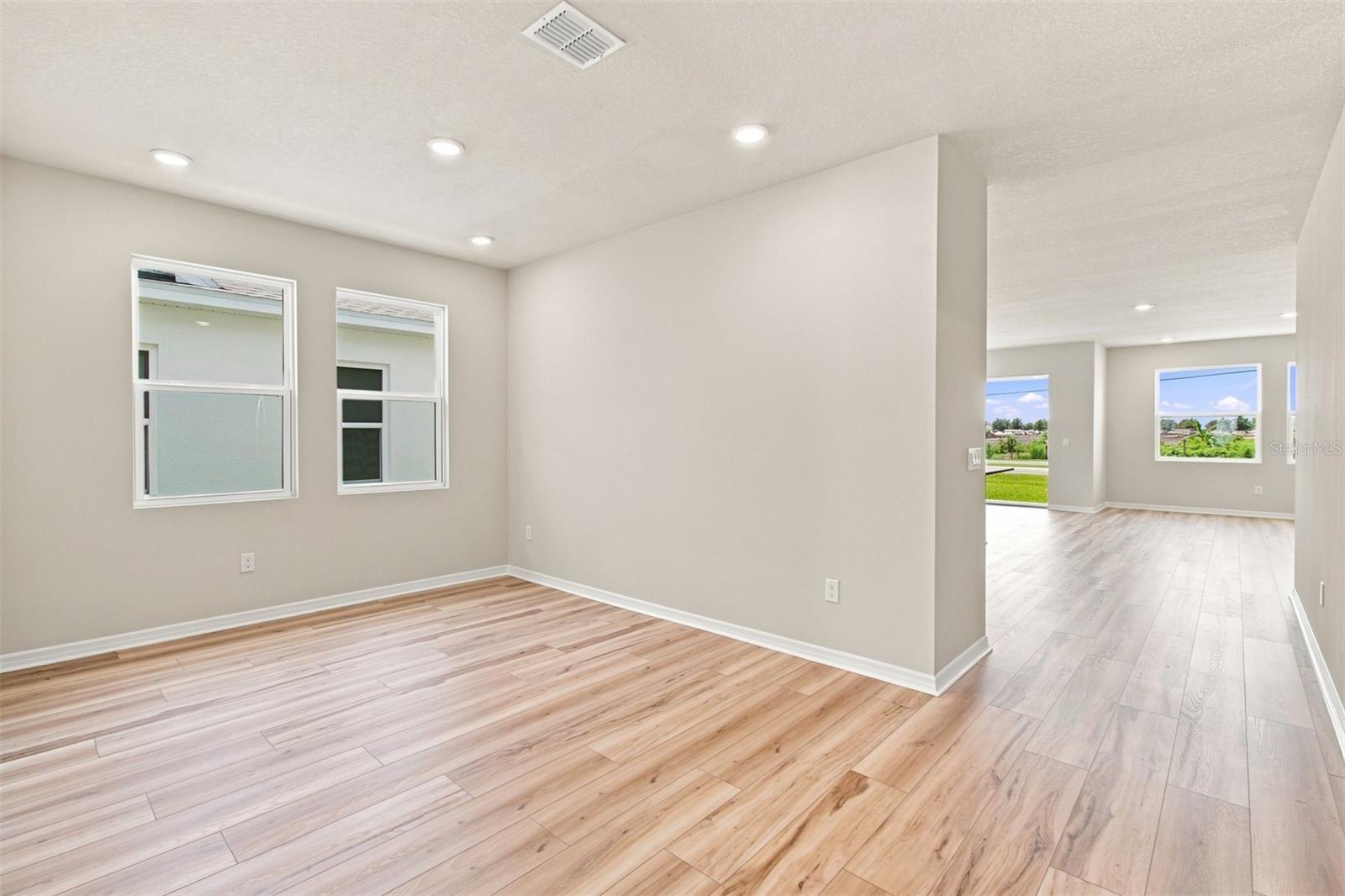 5027 Orinoco Ln Property Photo 13