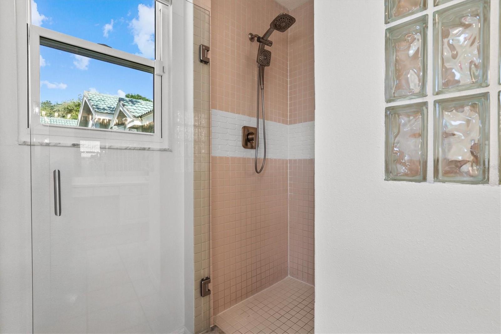 1114 Marina Dr Property Photo 32