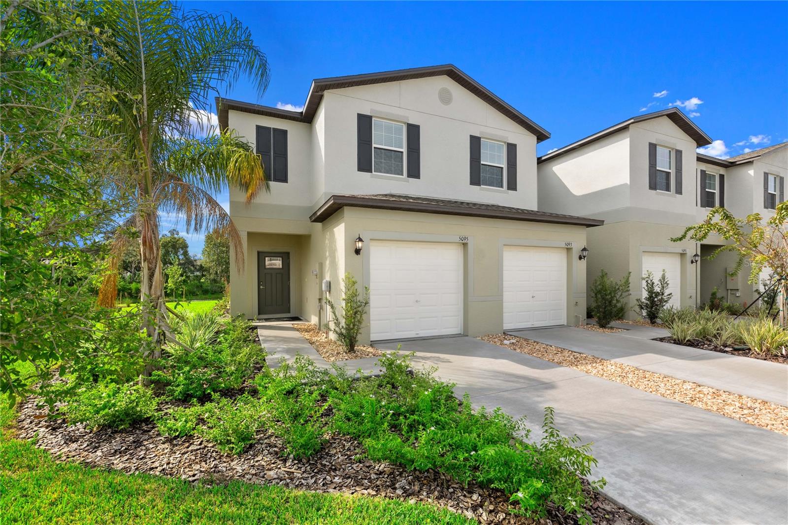 5095 Capri Harbor Dr Property Photo 1