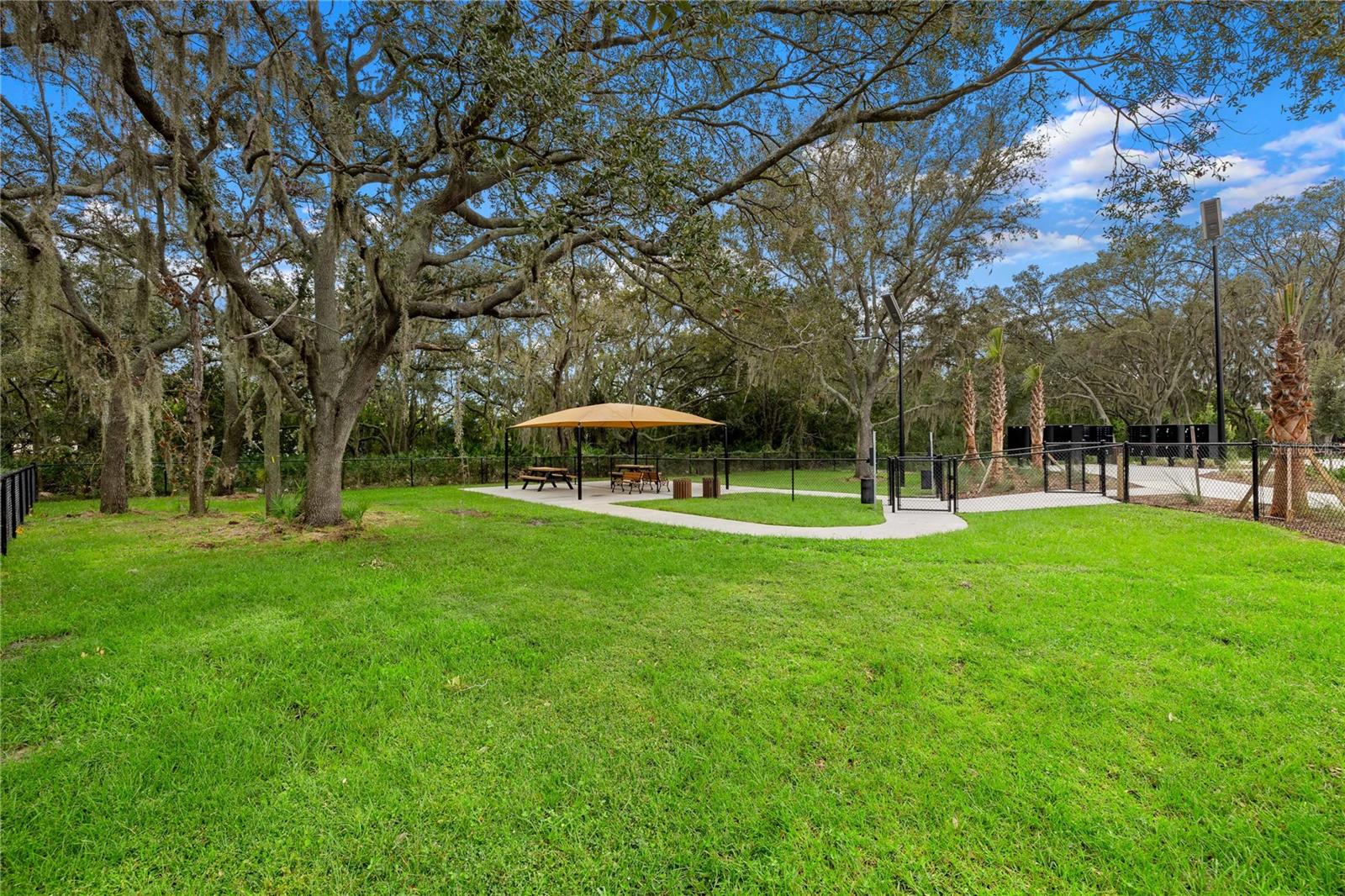 5095 Capri Harbor Dr Property Photo 19