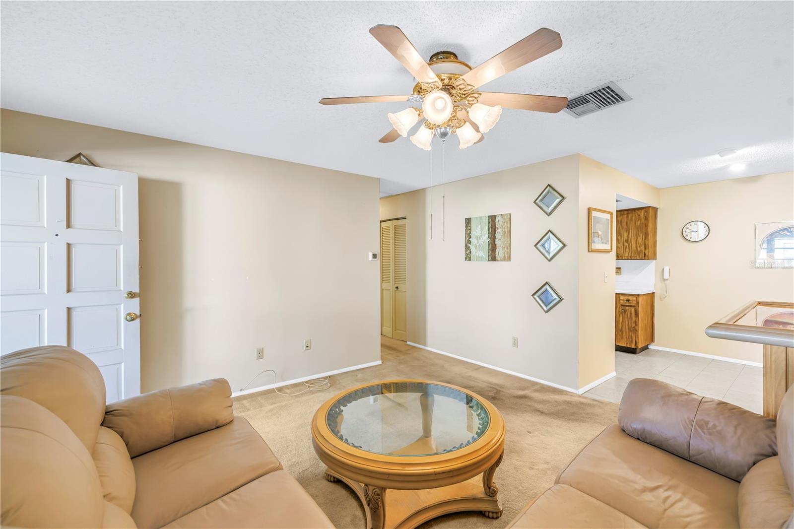 2740 Highlands Blvd #b Property Photo 8