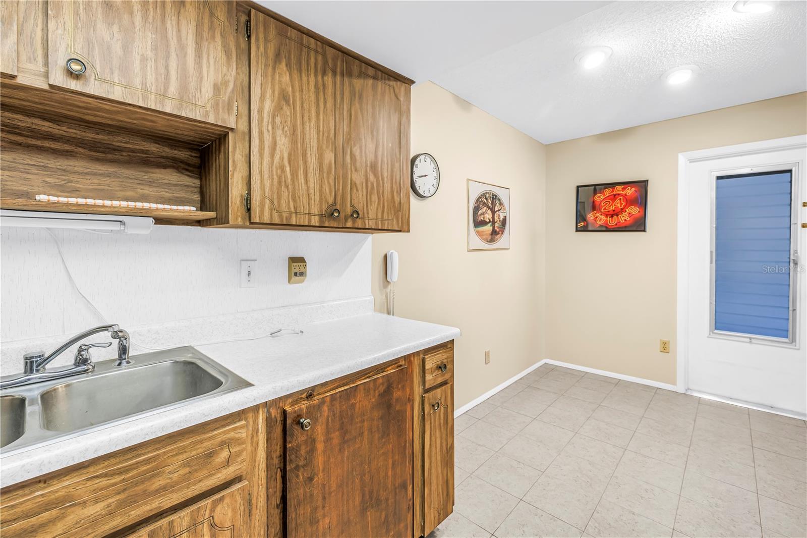 2740 Highlands Blvd #b Property Photo 10