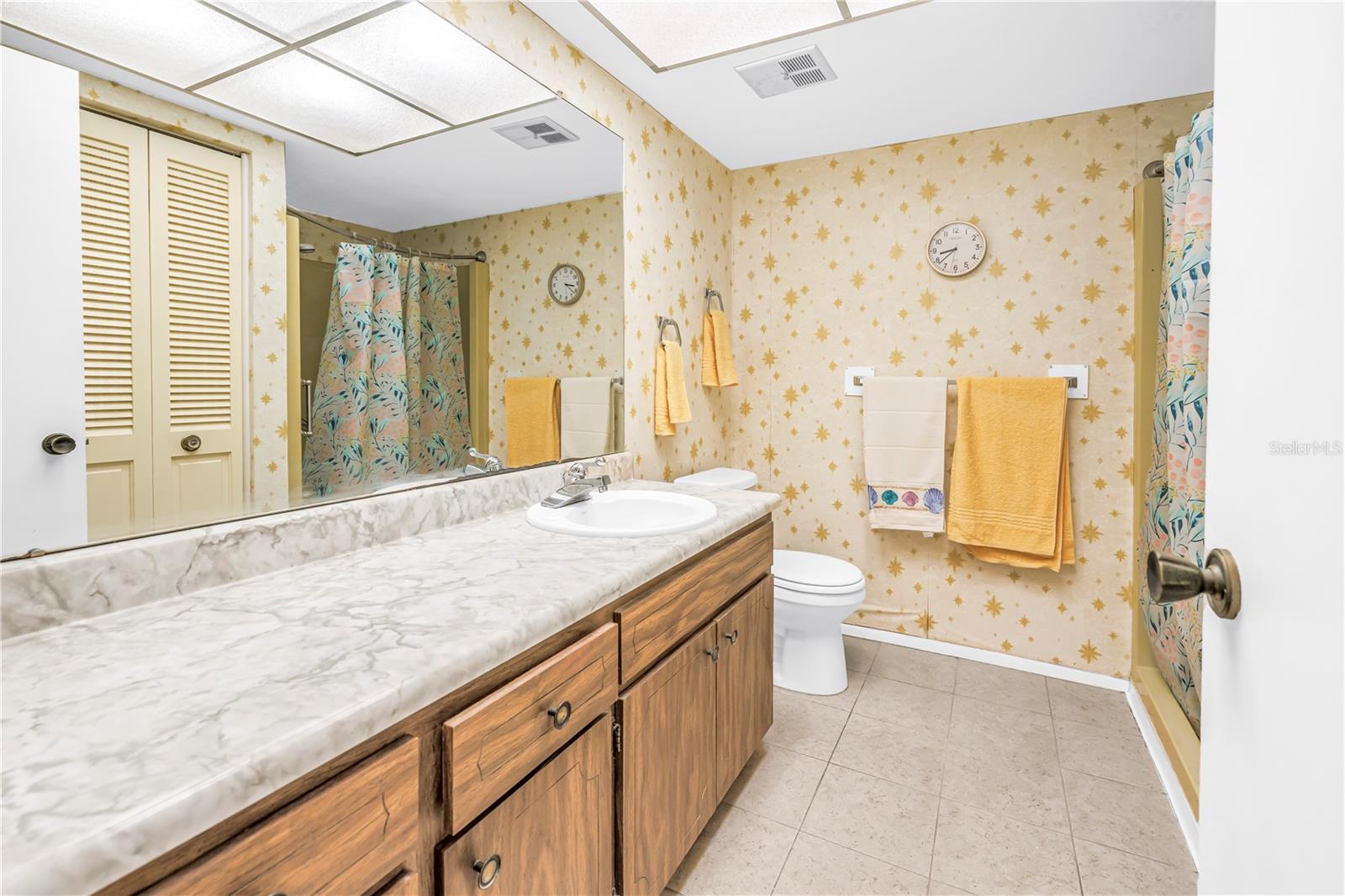 2740 Highlands Blvd #b Property Photo 21