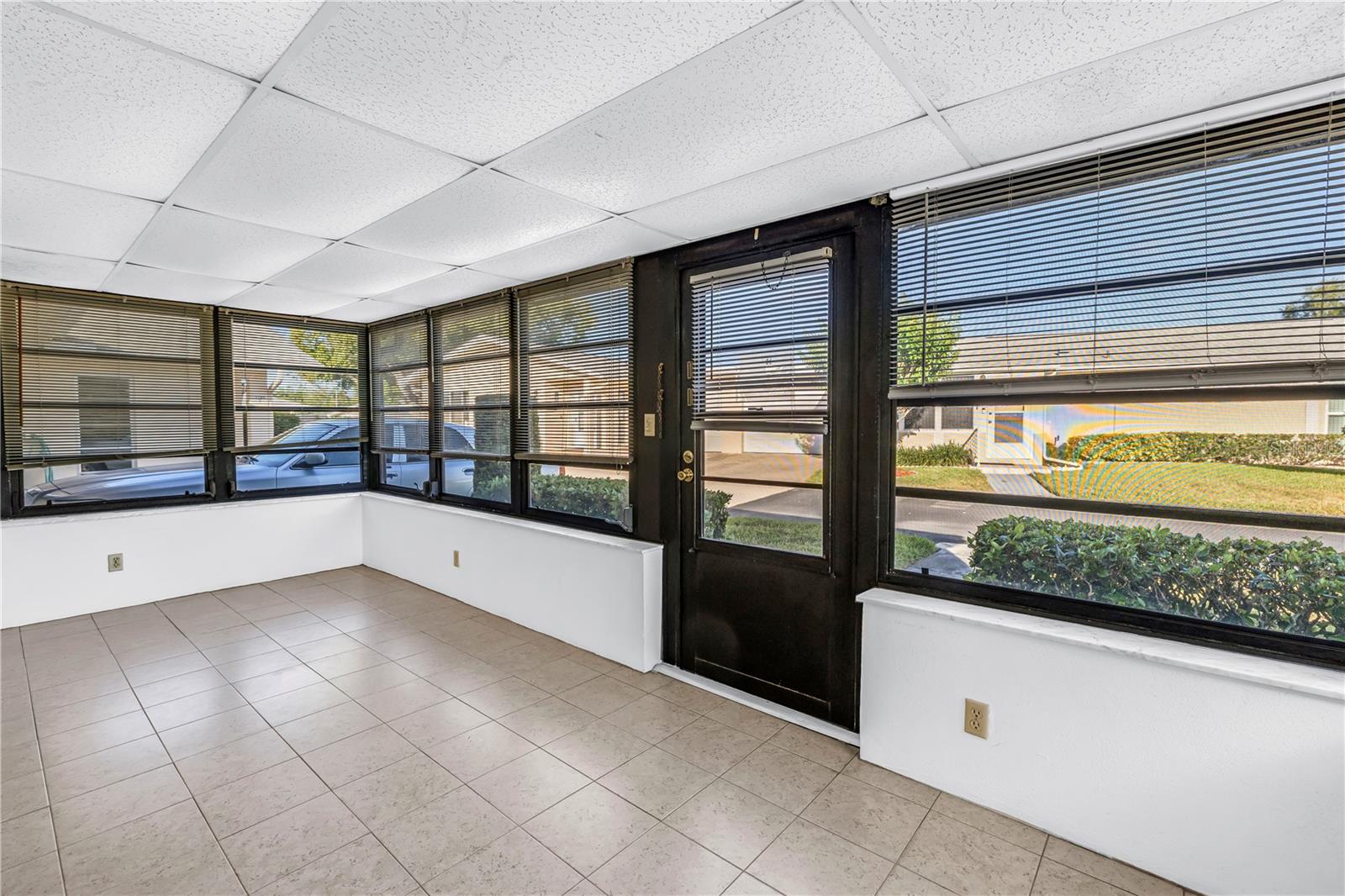 2740 Highlands Blvd #b Property Photo 24