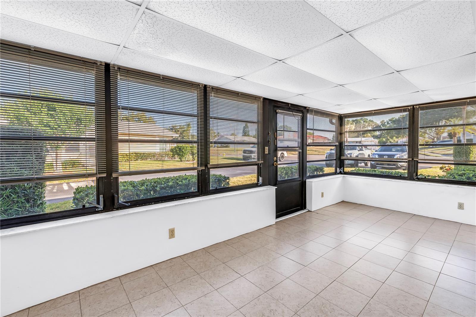 2740 Highlands Blvd #b Property Photo 25