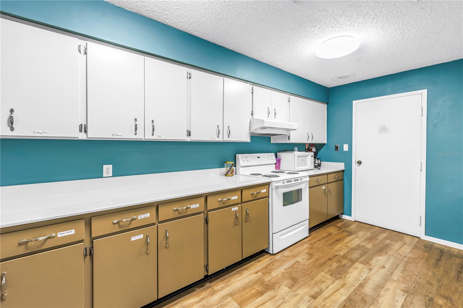 2740 Highlands Blvd #b Property Photo 44