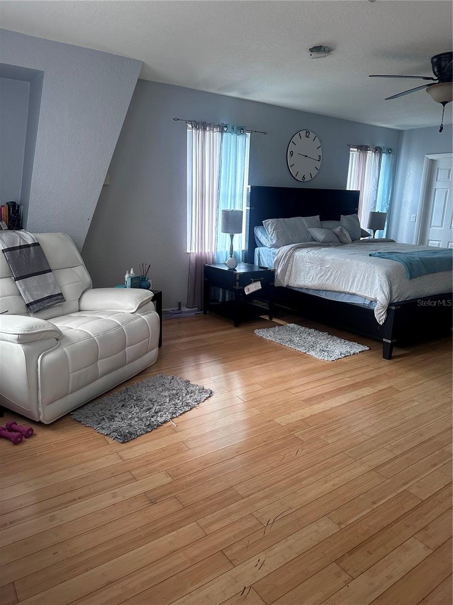 TB8502457 Property Photo 8