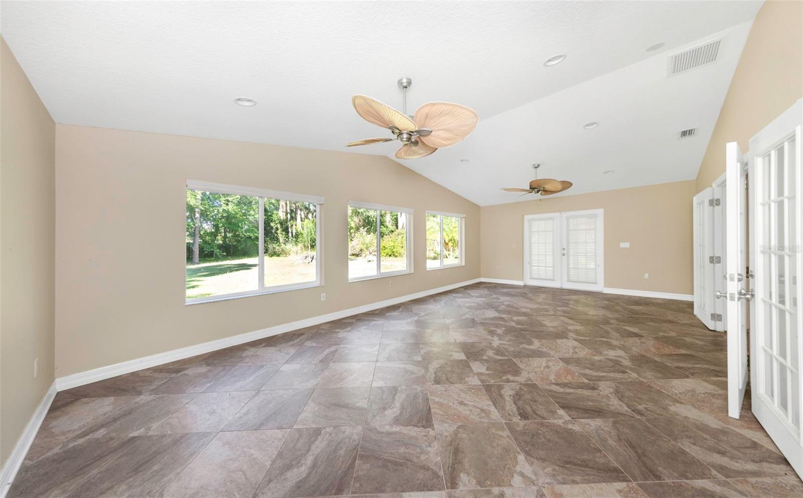 4101 Windtree Dr Property Photo 9