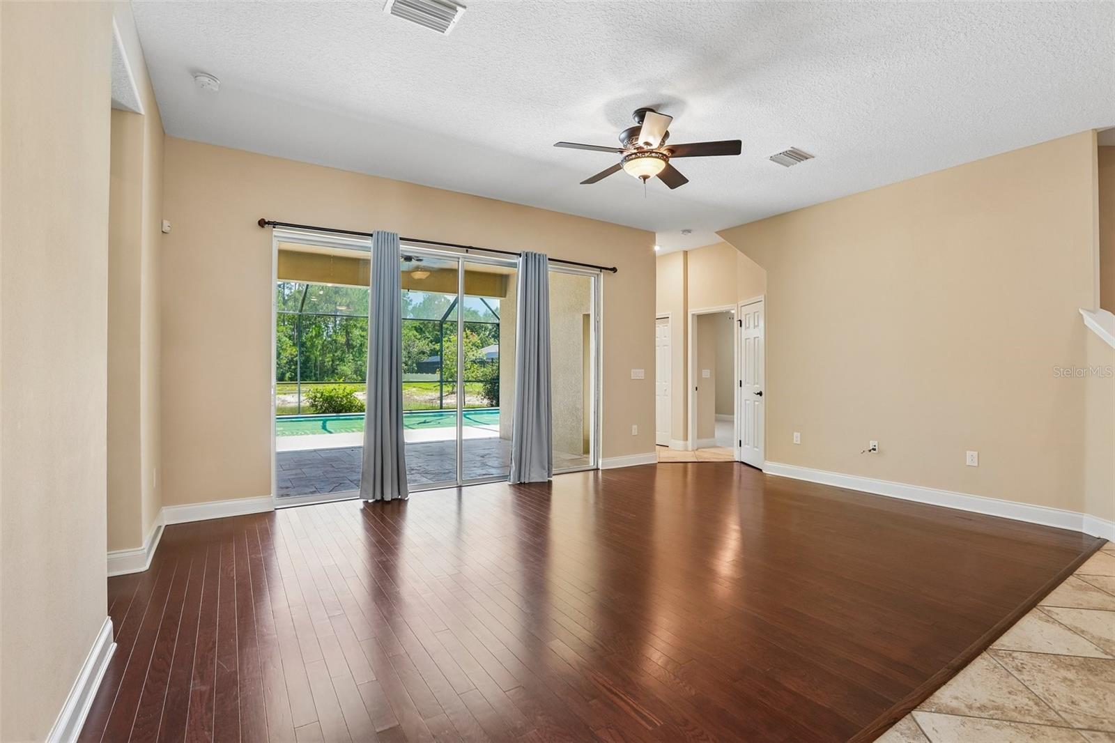 27152 Sora Blvd Property Photo 5