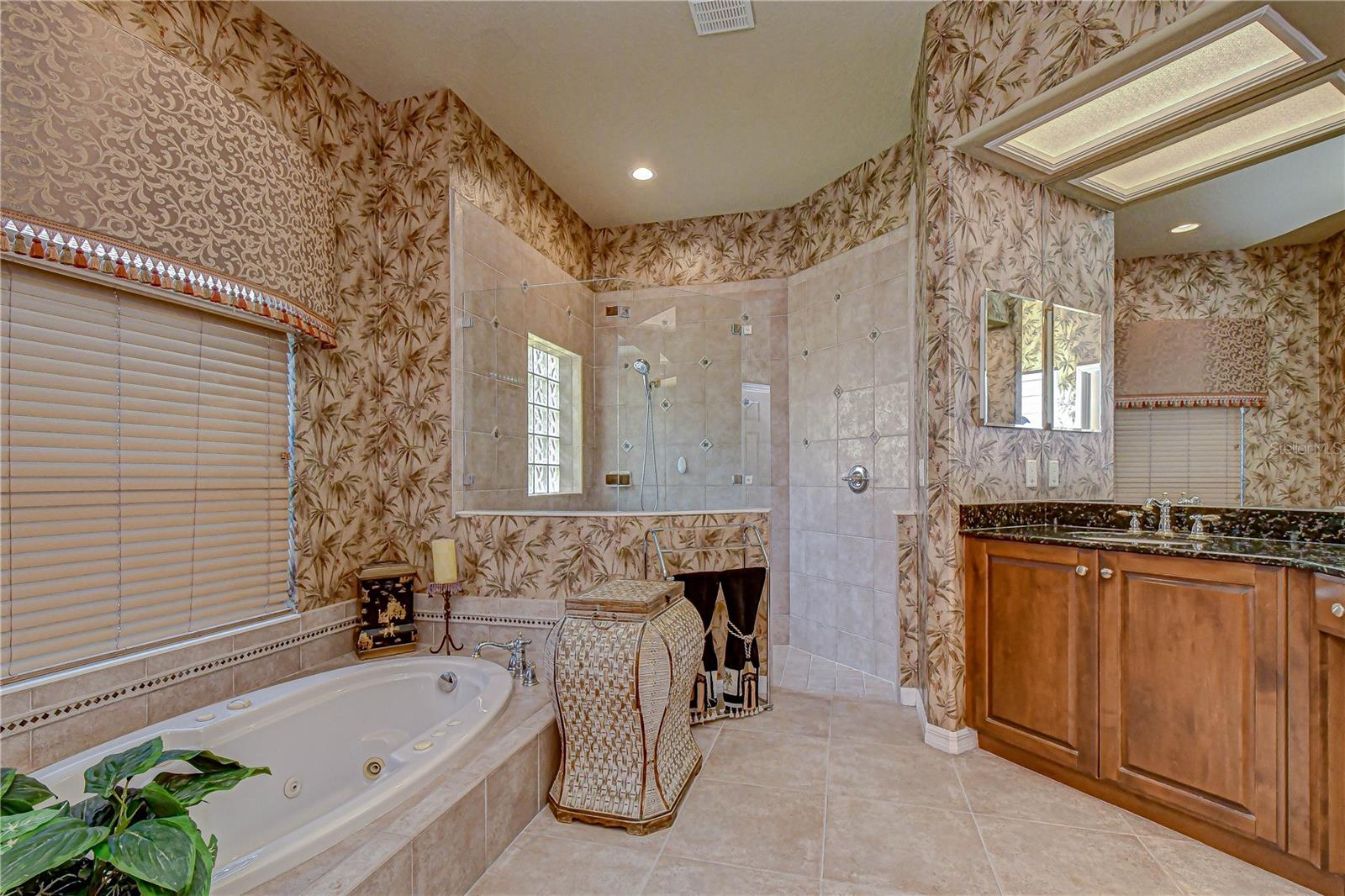 20915 Lake Vienna Dr Property Photo 19
