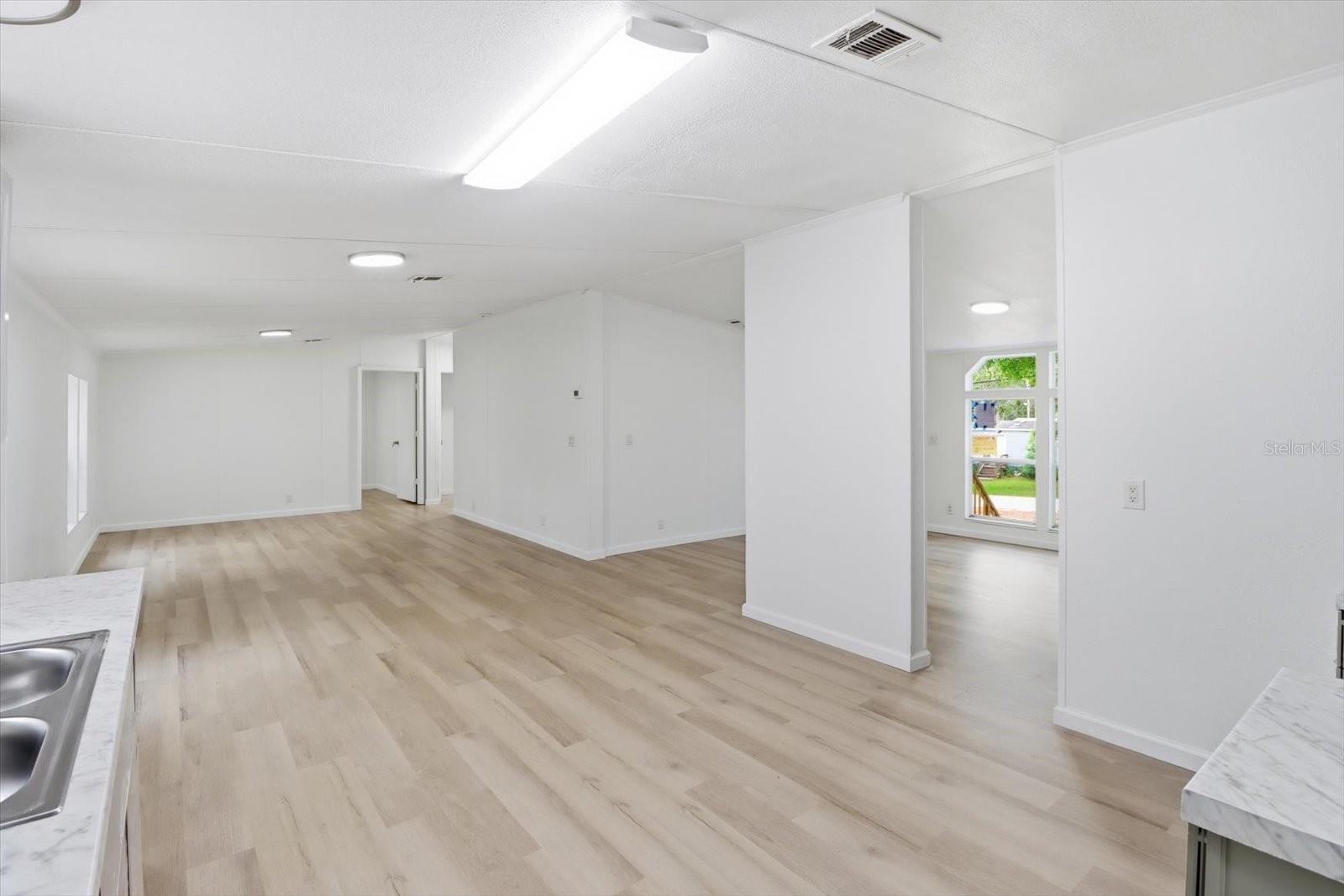 2565 E North St Property Photo 15
