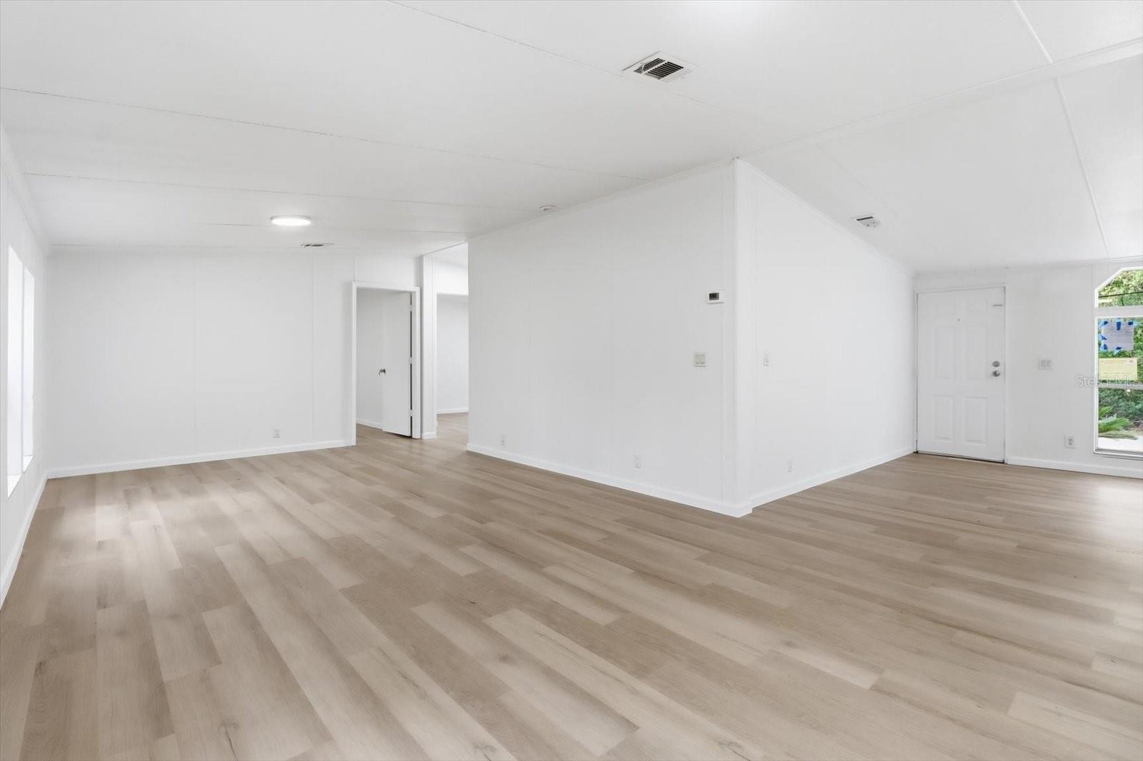 2565 E North St Property Photo 18