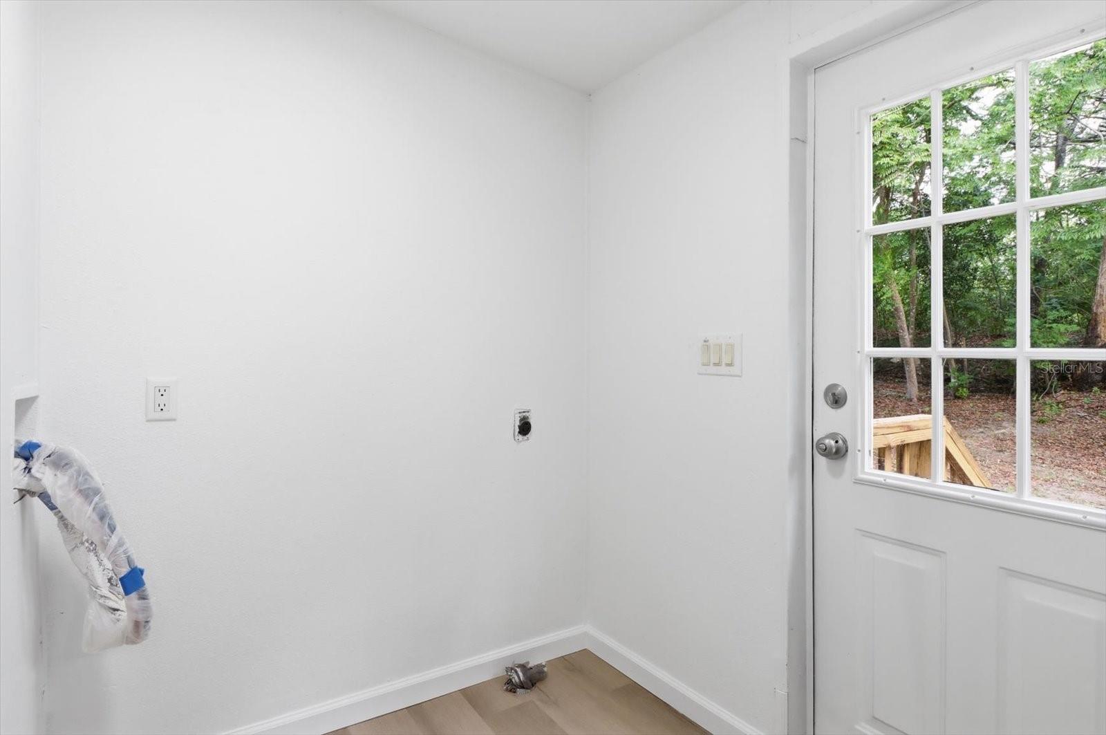 2565 E North St Property Photo 29