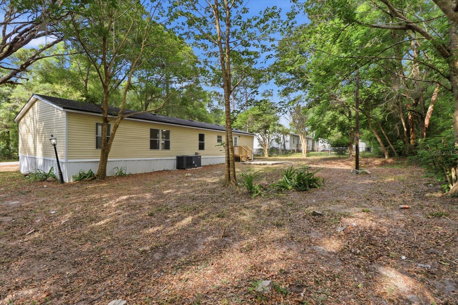 2565 E North St Property Photo 32