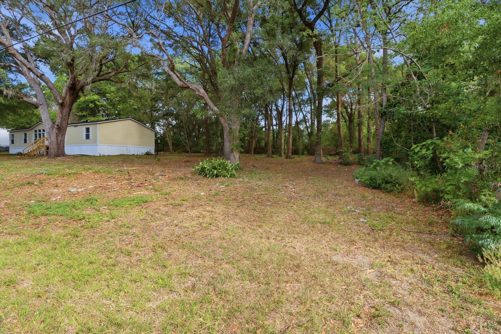 2565 E North St Property Photo 34