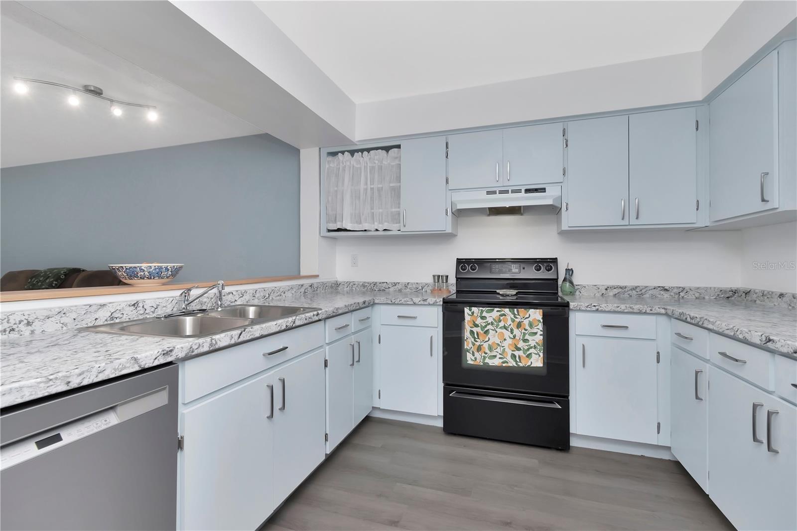 6817 Stones Throw Cir N #17203 Property Photo 4