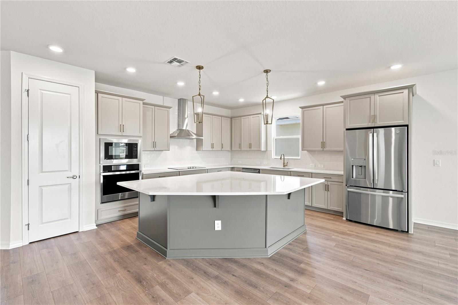 5033 Orinoco Ln Property Photo 2