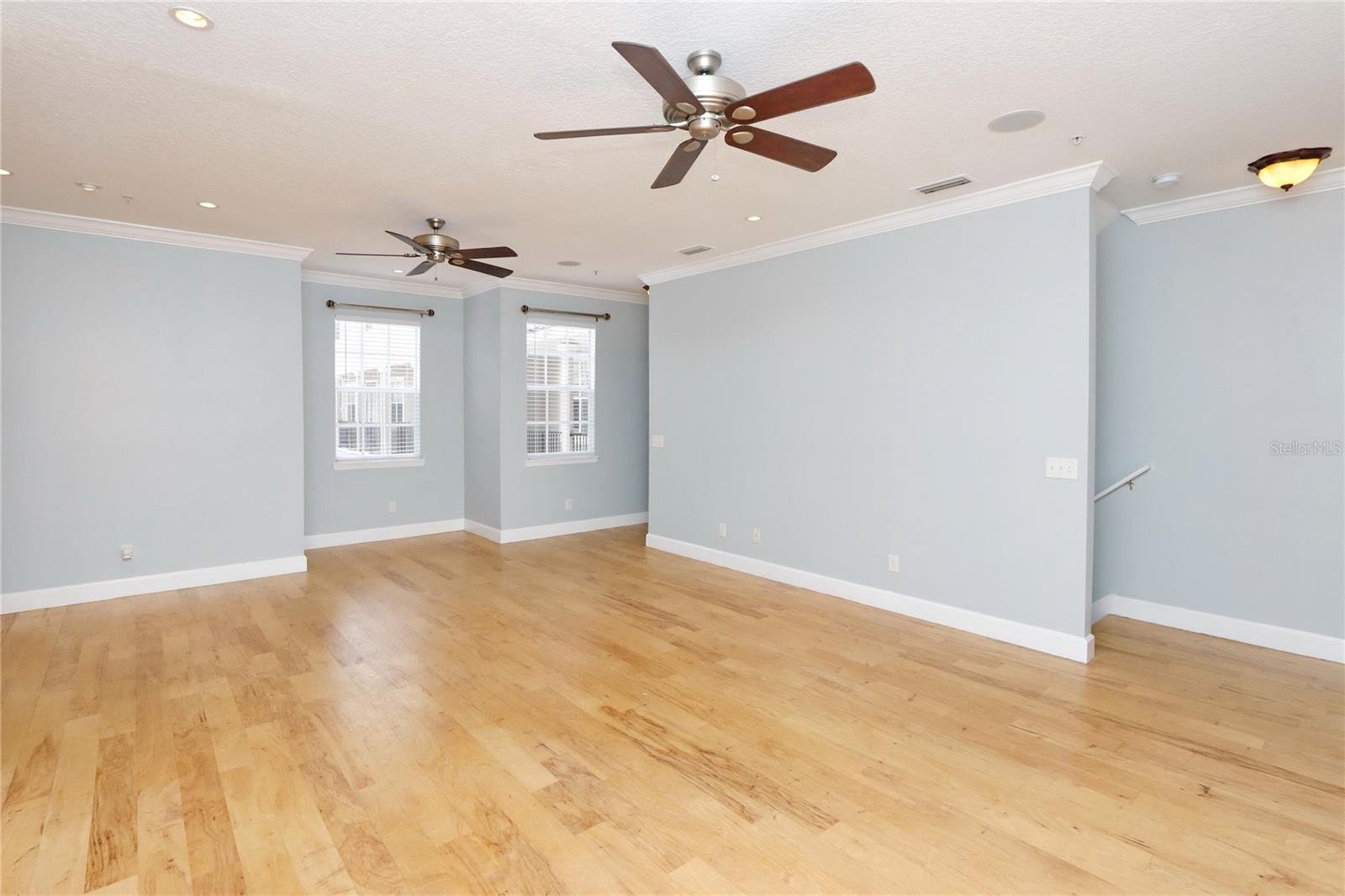 2611 Espana Ct Property Photo 5