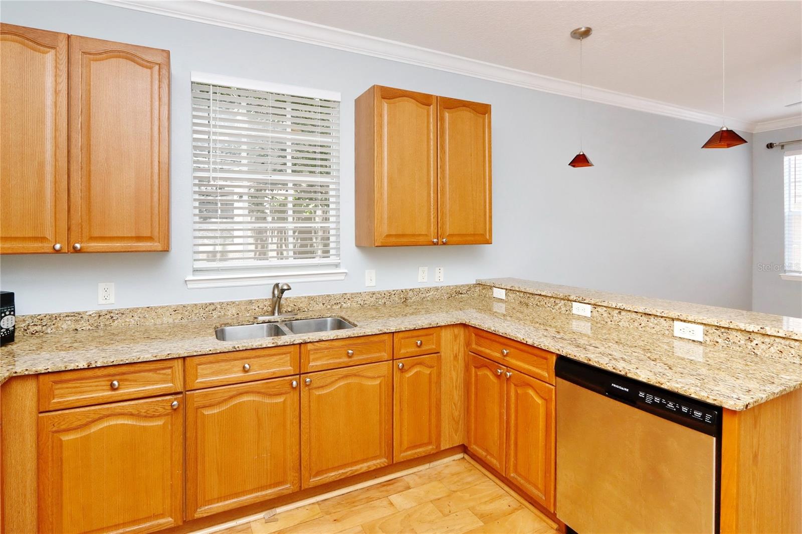 2611 Espana Ct Property Photo 7