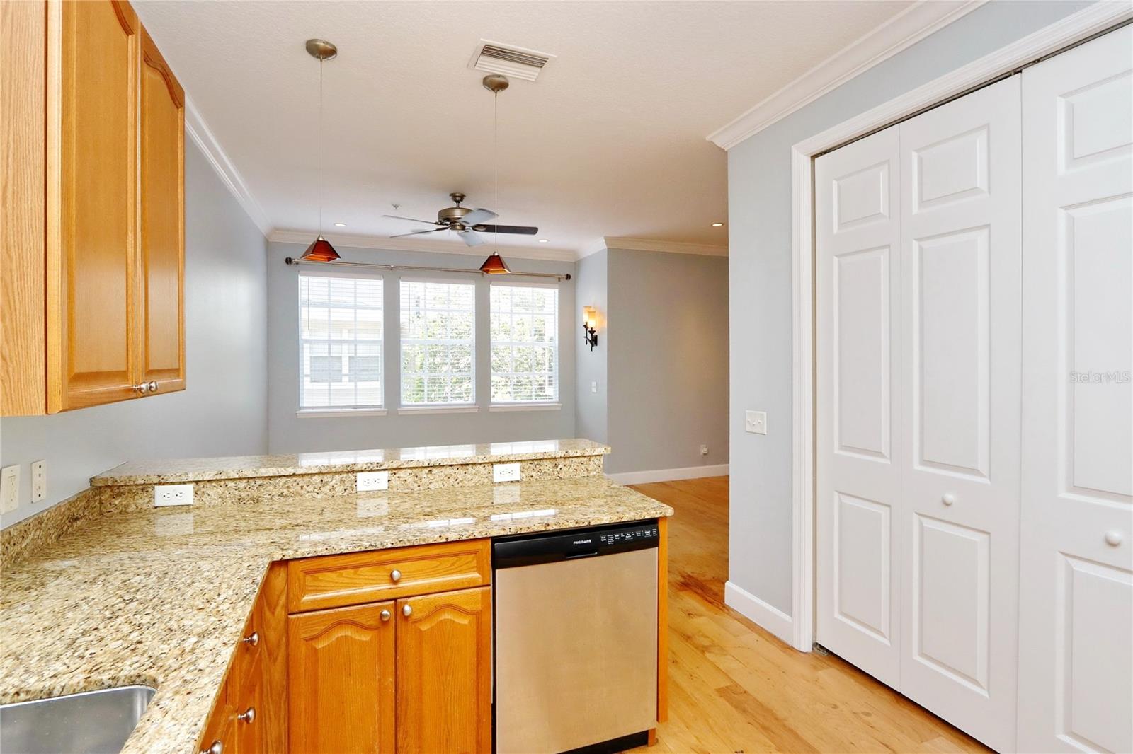 2611 Espana Ct Property Photo 8