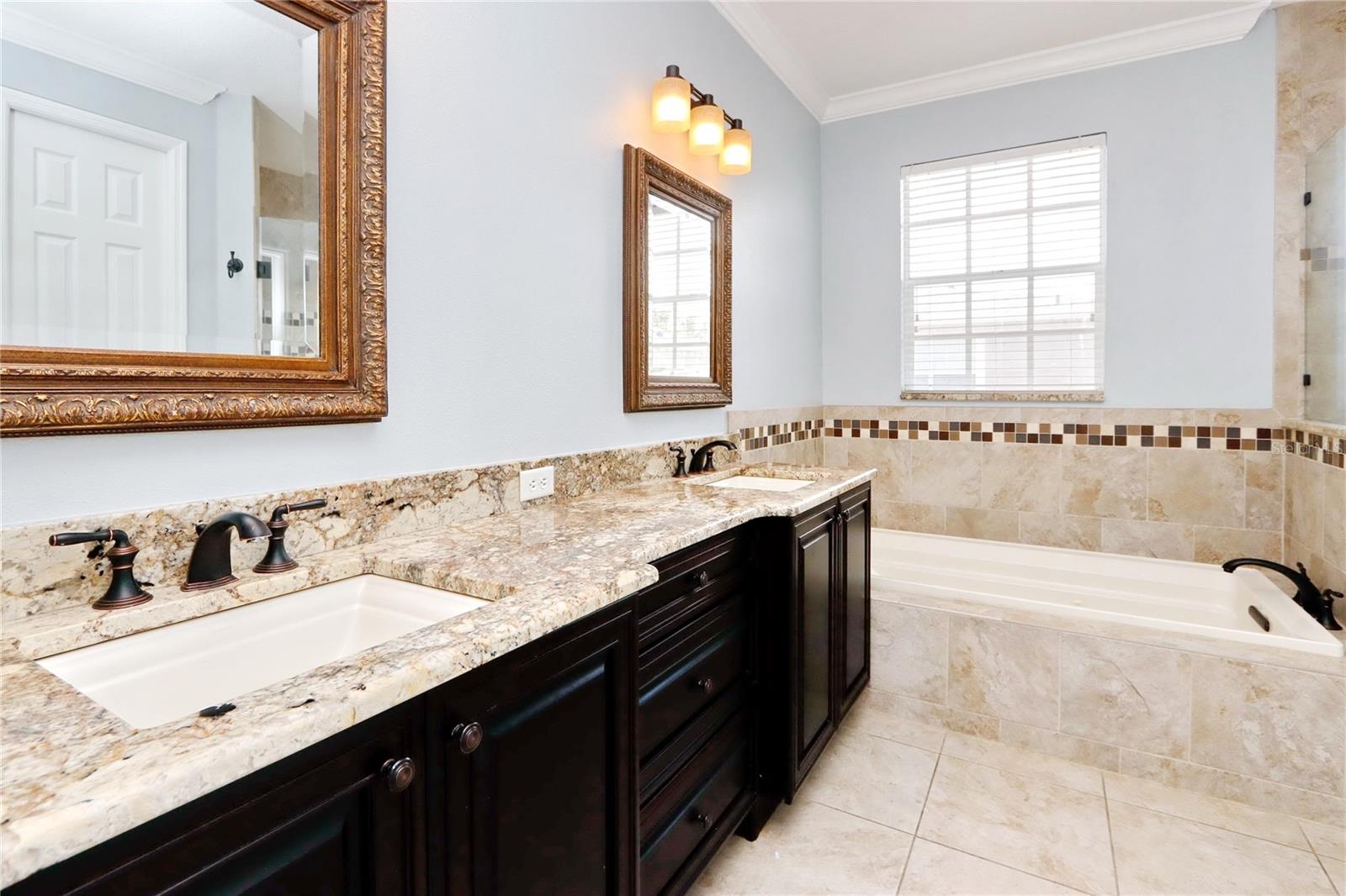2611 Espana Ct Property Photo 12