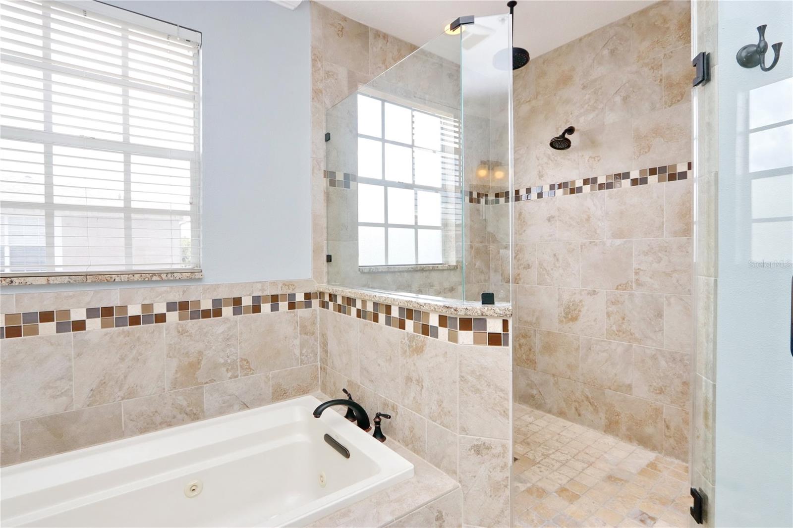 2611 Espana Ct Property Photo 13