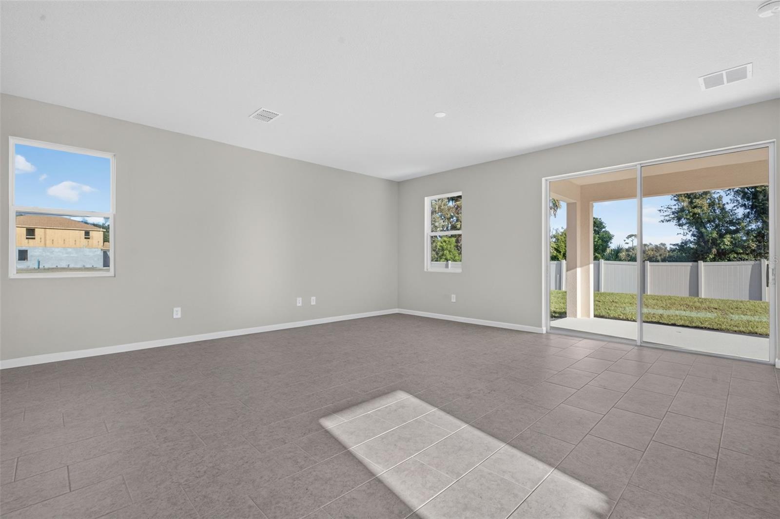 1734 Soaring Vida St Property Photo 20