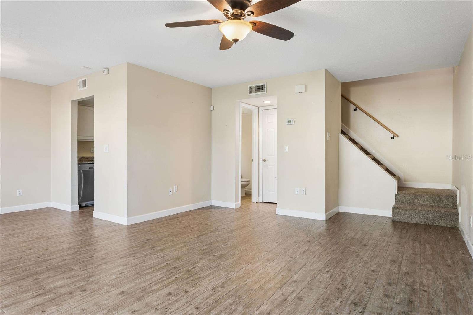 6341 Treetop Cir #6341 Property Photo 4