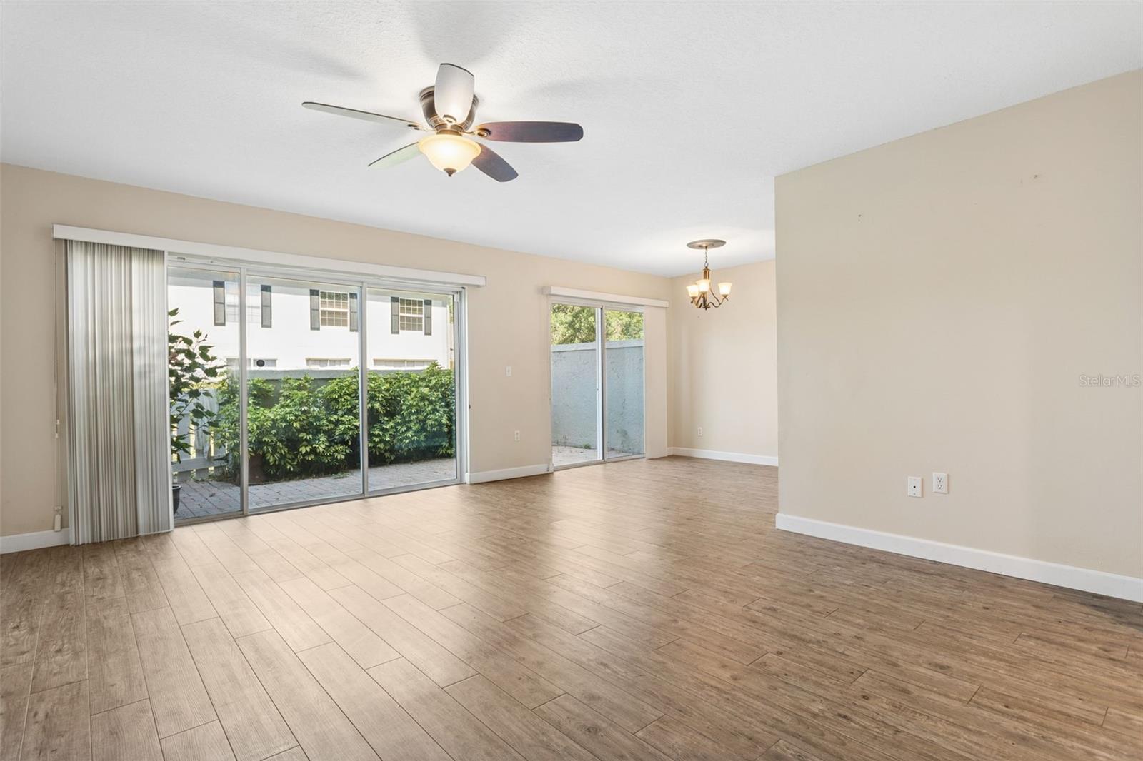 6341 Treetop Cir #6341 Property Photo 5