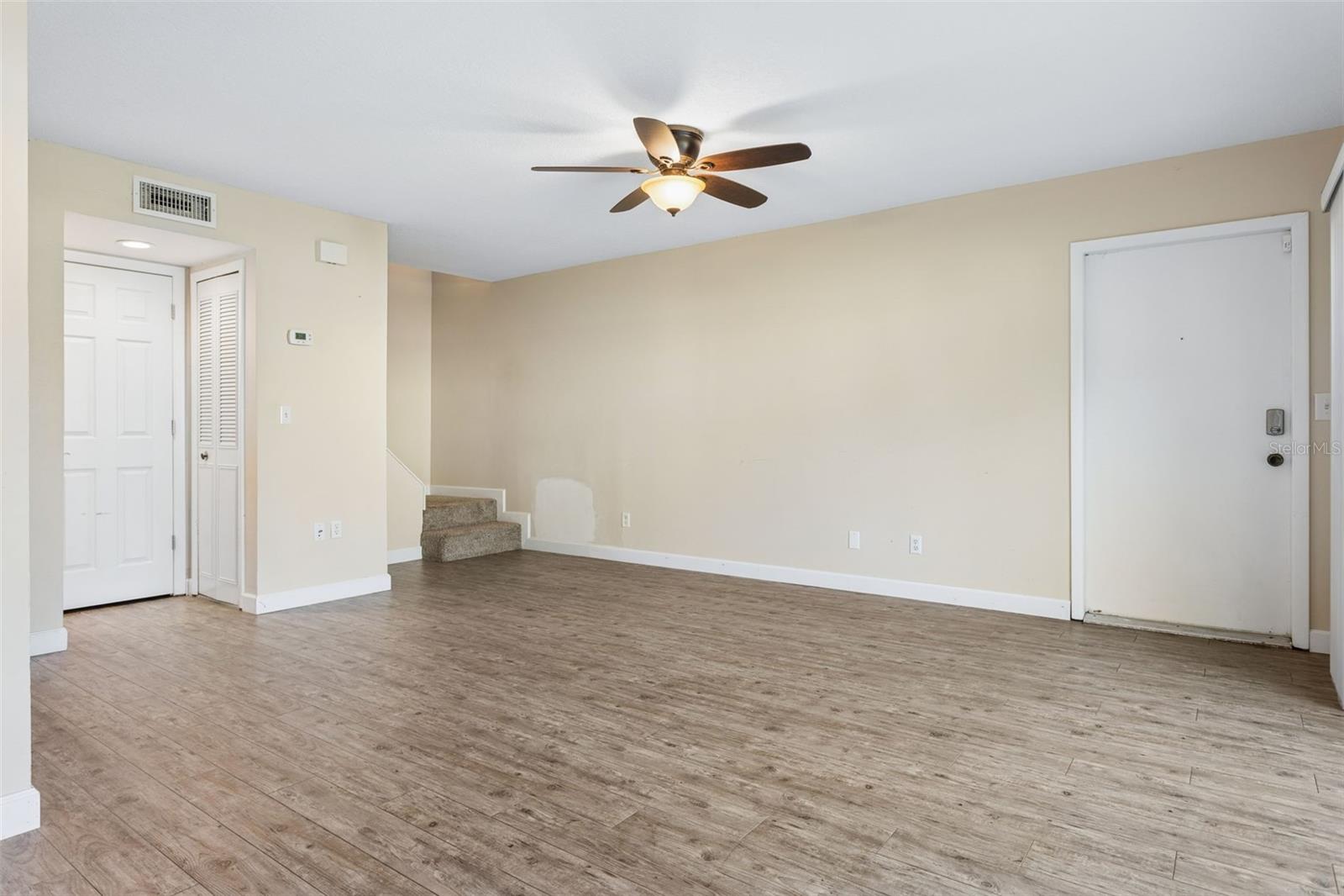 6341 Treetop Cir #6341 Property Photo 6