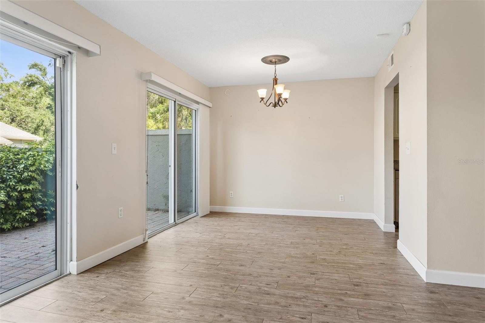 6341 Treetop Cir #6341 Property Photo 7