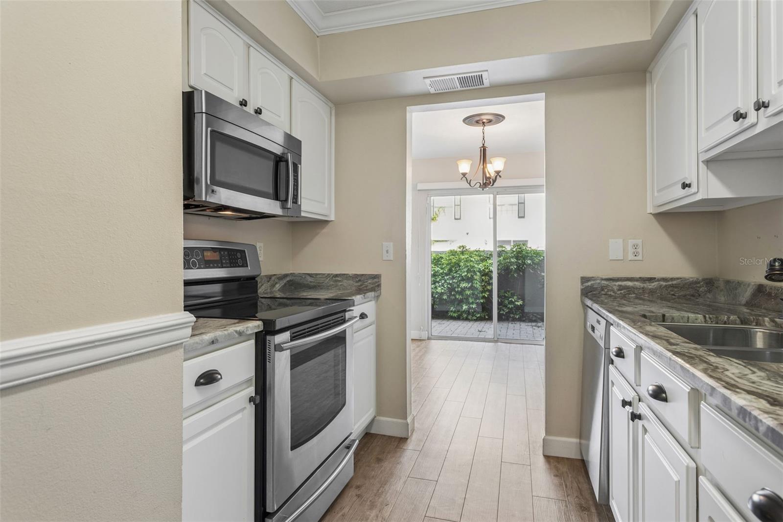 6341 Treetop Cir #6341 Property Photo 10