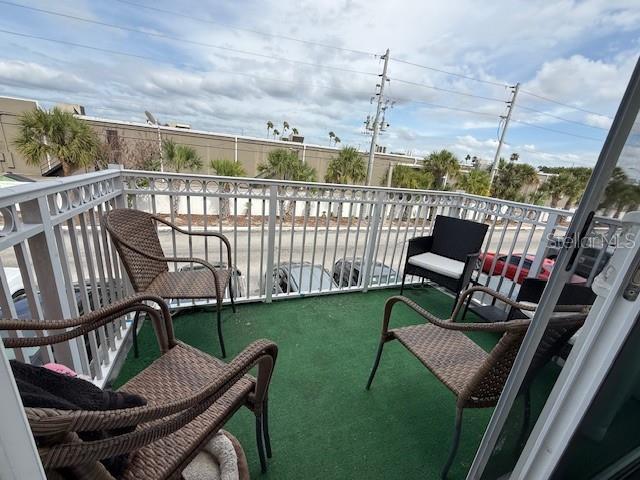 444 Banyon Tree Cir #202 Property Photo 1