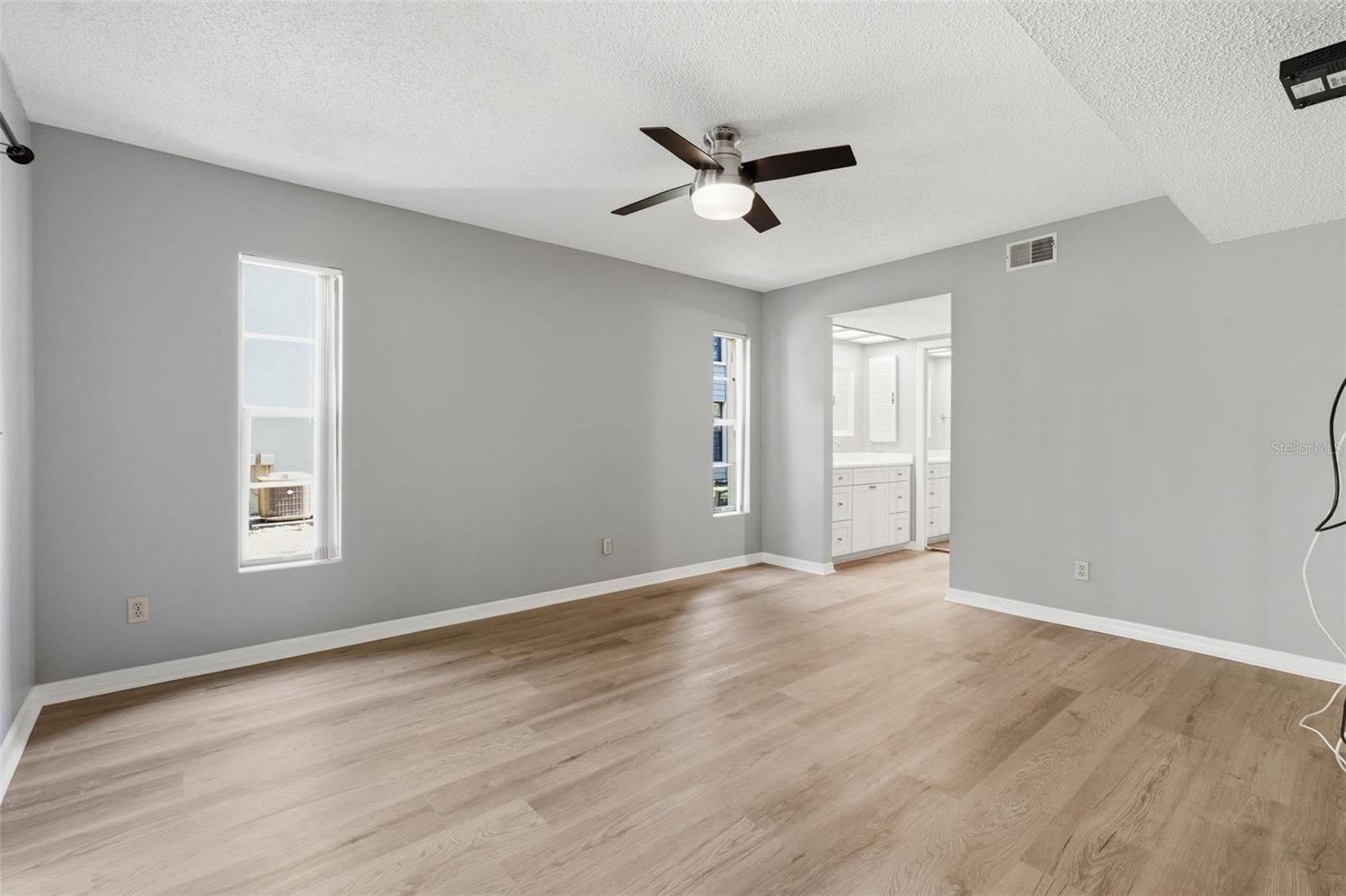 3163 Landmark Dr #615 Property Photo 16