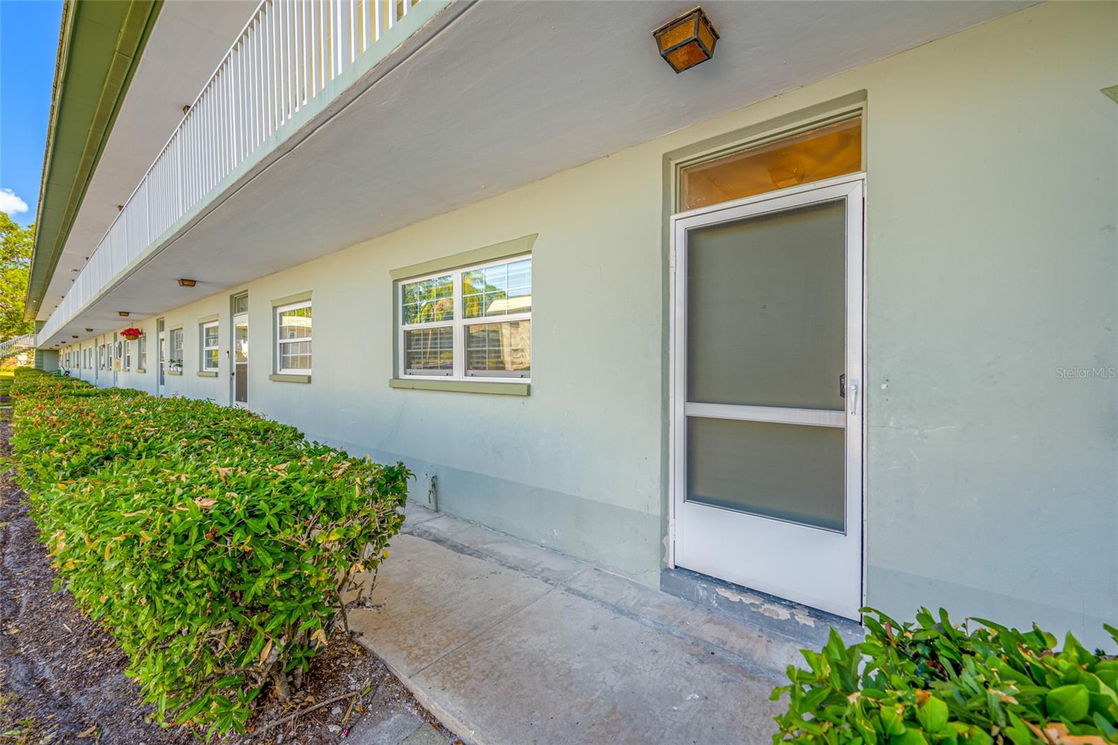 1433 S BELCHER RD #F9 Property Photo 1
